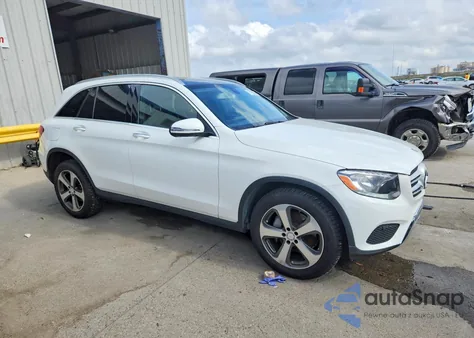 2016 Mercedes-Benz Glc 300 z USA, uszkodzony, nr VIN WDC0G4JB2GF082575